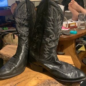 DAN POST BLACK LEATHER COWBOY BOOTS WITH WHITE STITCHING EXTRA WIDE